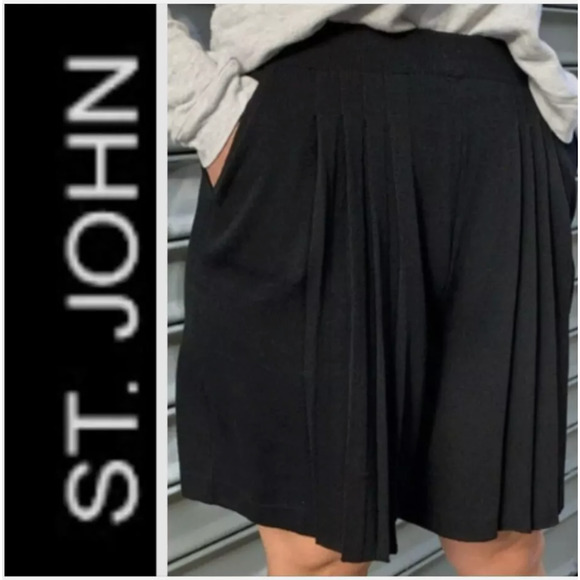 St. John Collection Shorts Black Santana Knit Pleated Pockets Wide Leg Size 6